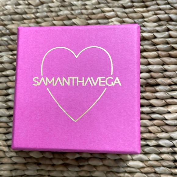 ❤️Stunning Vintage Samantha Vega Earrings W/Box - Picture 6 of 6
